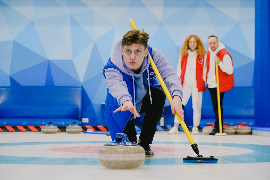 Best Curling Shoes 2026: Sliders, Grippers and First Pairs