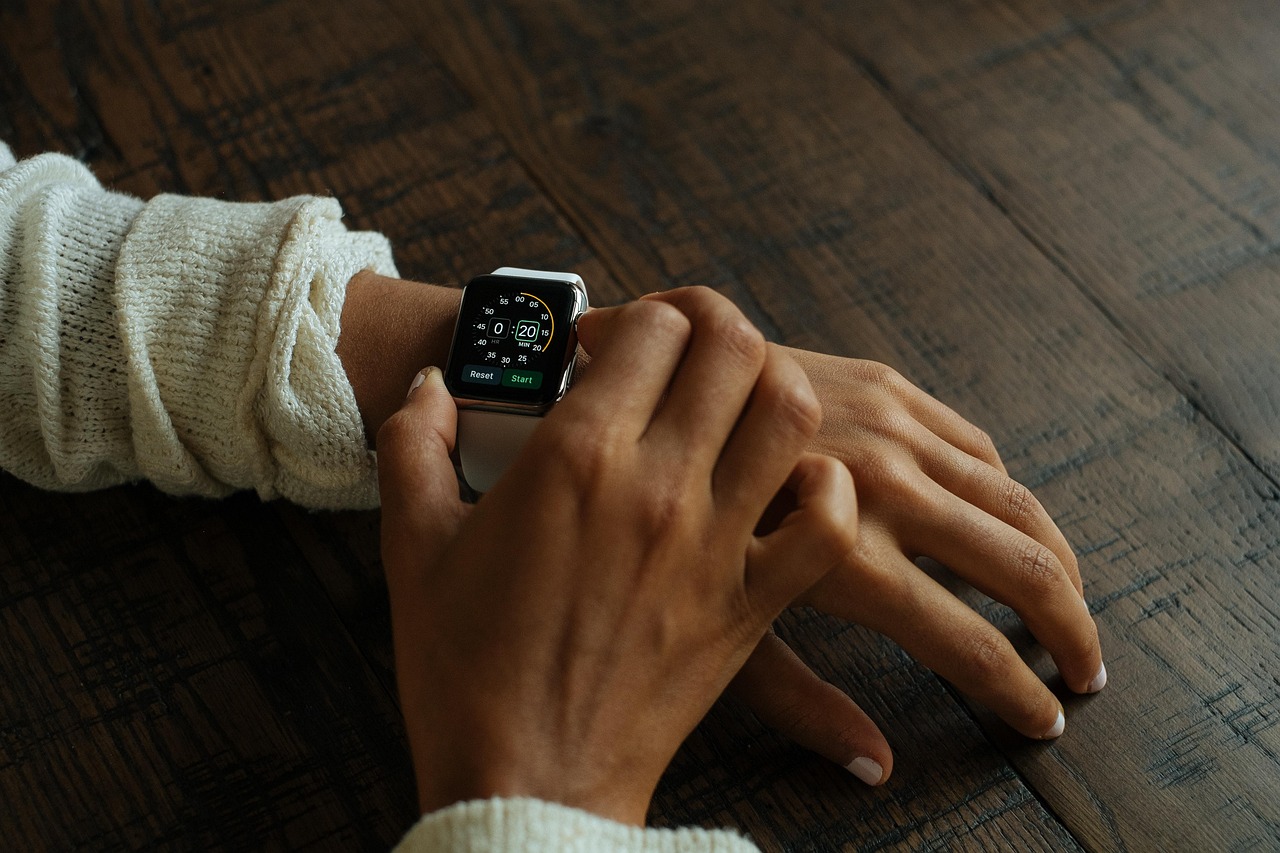 Smart watch, apple, technology, style, fashion, smart, mobile, display, gadget, screen, touch, application, app, device, electronic, digital, business, interface, modern, wireless, clock, mobility, ti