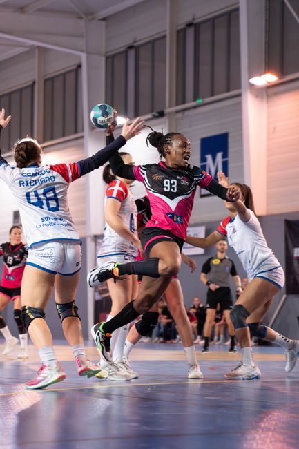 Best Handballs 2026: Picks by Size, Resin and Level