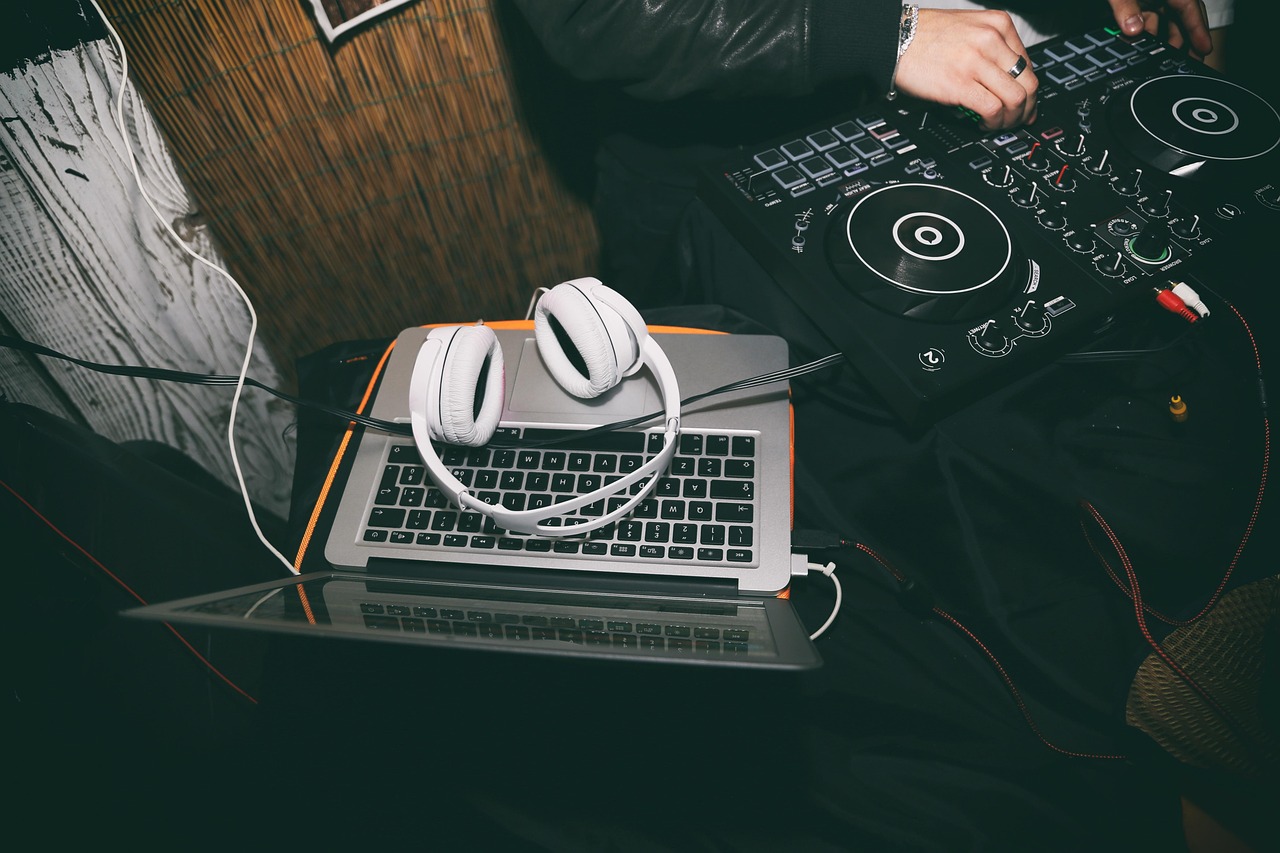 Headphones, laptop, dj, music, dj controller, disc jockey, headset, audio, sound, entertainment, playing, nightlife, party, club, headphones, headphones, headphones, music, music, music, music, music,