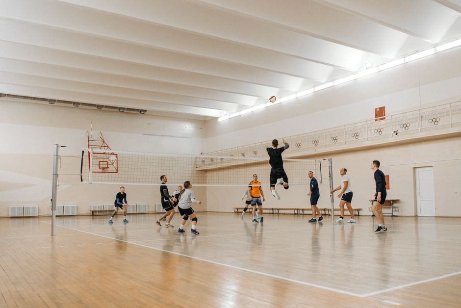 Best Volleyball Shoes 2026: 7 Picks for Jumpers & All Levels