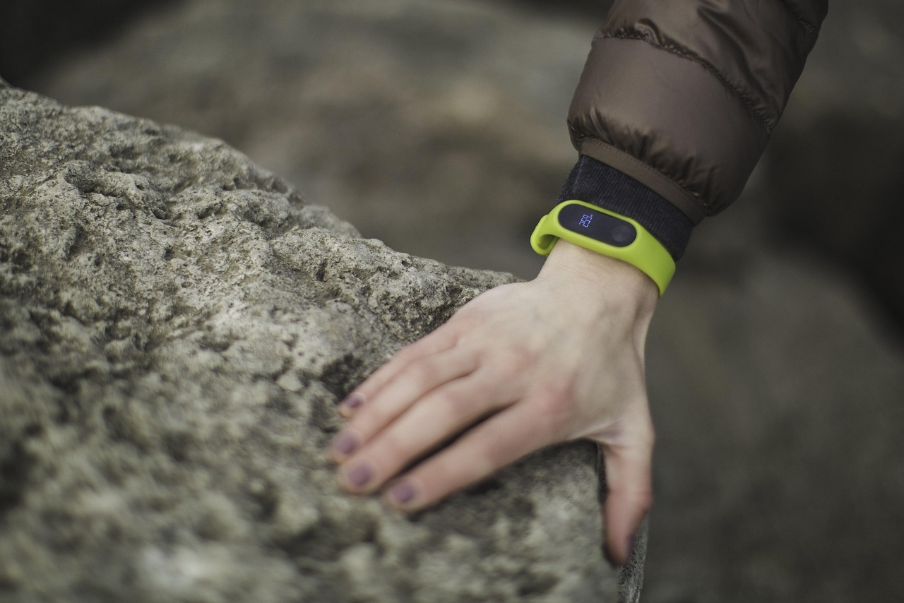 Green, band, exercise, tracker, fitness, health, fitbit, display, statistics, wristband, fashion, fitbit, fitbit, fitbit, fitbit, fitbit
