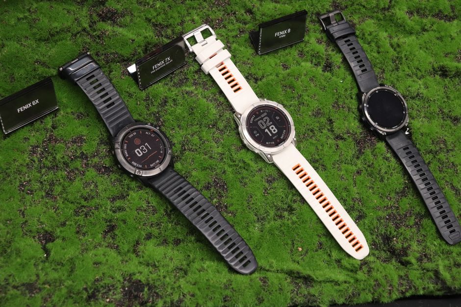 Best Watches and Wearables for Wakesurfing
