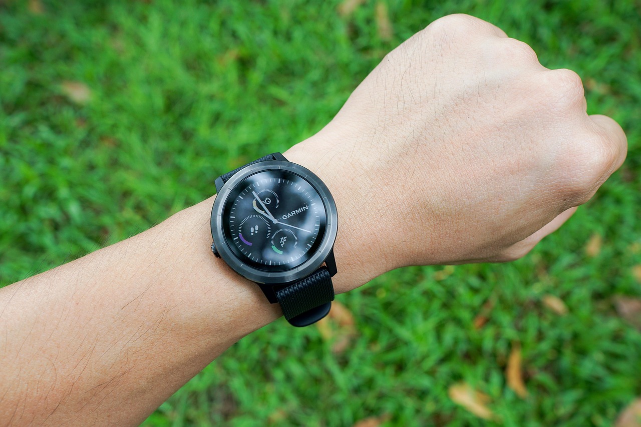 Watch, smartwatch, sportwatch, sport, technology, smart, fitness, wrist, wearable, exercise, device, hand, screen, runner, gadget, wristwatch, run, display, activity, tracker, digital, mobile, health,