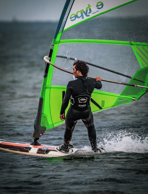 Best Wetsuits for Windsurfing 2026: 7 Picks by Water Temp
