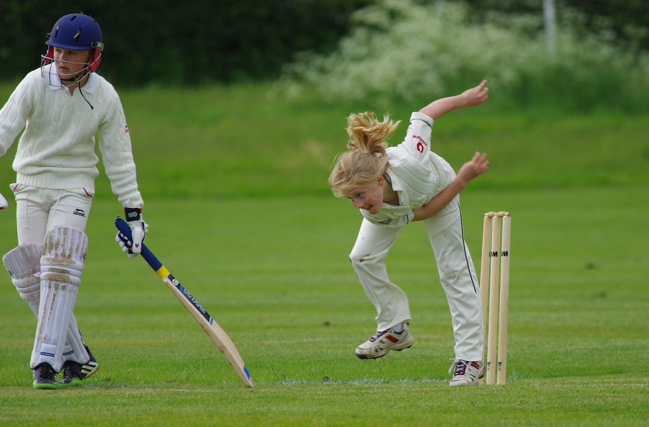 Cricket, bowling, girl, junior, player, cricketer, batsman, wicket, sport, field, match, sportsman, ball, bowler, action, playing, competitive sport, cricket player, sport of cricket, cricket ball, cr
