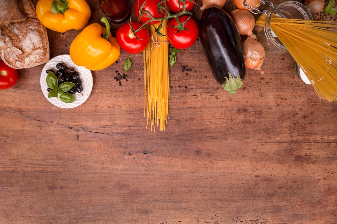 Mediterranean cuisine, eat, food, italian cuisine, italian, delicious, fresh, mediterranean, red, healthy, cook, vegetables, pasta, restaurant, spaghetti, noodles, wood board, arranged, mockup, court,