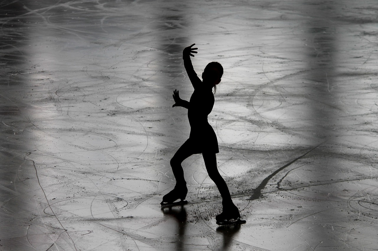 Figure skating, runner, figure skater, silhouette, sports, fun, skates, cold, slide, artificial ice rink, rotate, skating, eisfeld, winter, active, ride, brake, ice skater, work out, female, training,