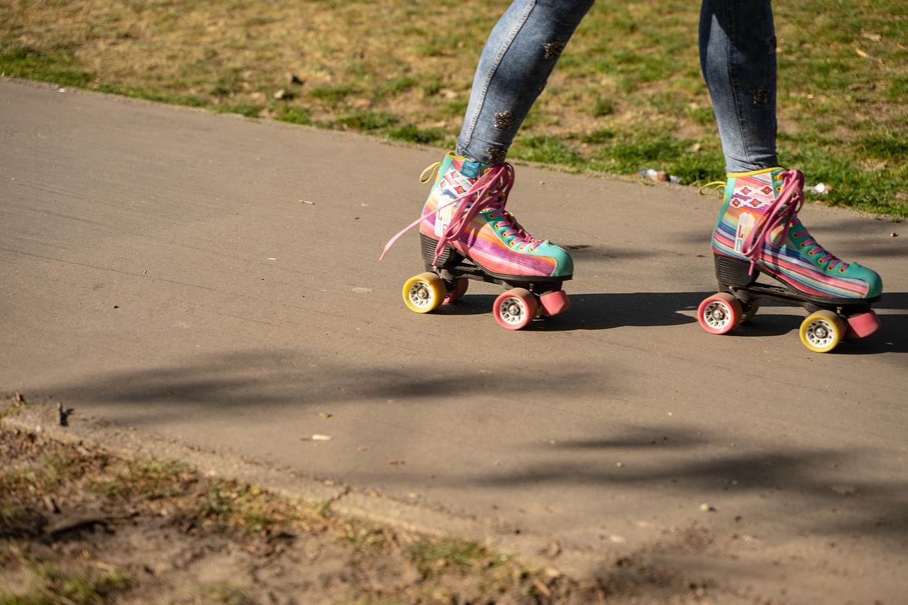 Roller skating, mobility, roll, locomotion, skate, hobby, leisure time, fun, child, teen, flexible, mobile, walk, park, banner, quickly, move, ride, skating, inline, roller skating, roller skating, ro