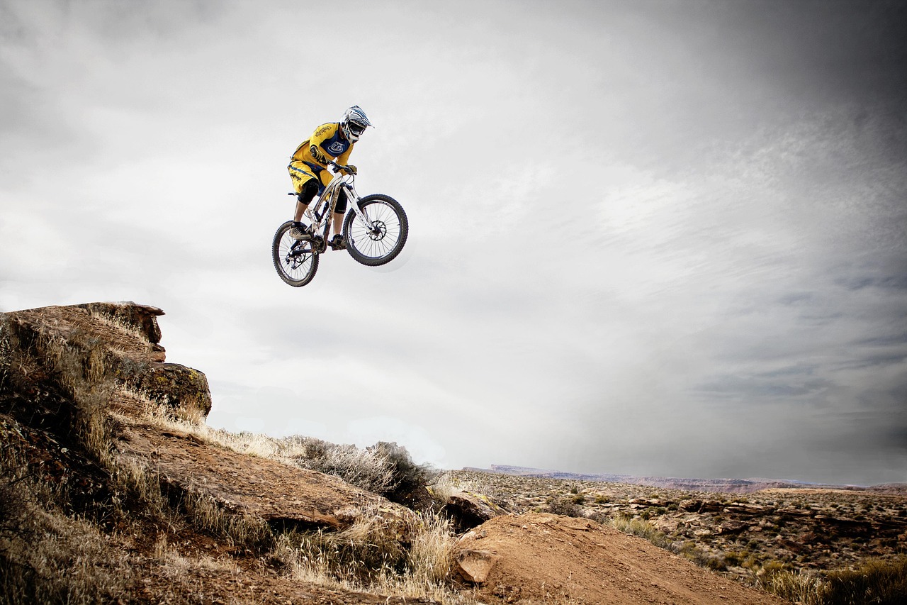 Mountain biking, nature, sports, leaping, jumping, freeriding, biking, bike, bicycle, mountain bicycle, leap, jump, desert, utah