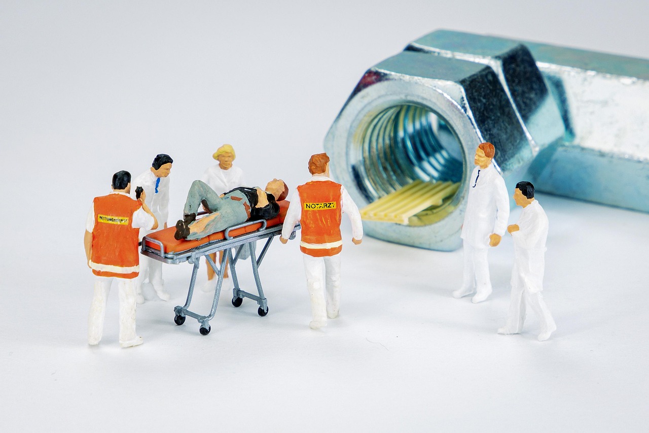 Accident, rescue, miniature, medic, paramedic, emergency, ambulance, injury, medical, help, healthcare, treatment, health, crutches, accident, miniature, paramedic, paramedic, paramedic, ambulance, am