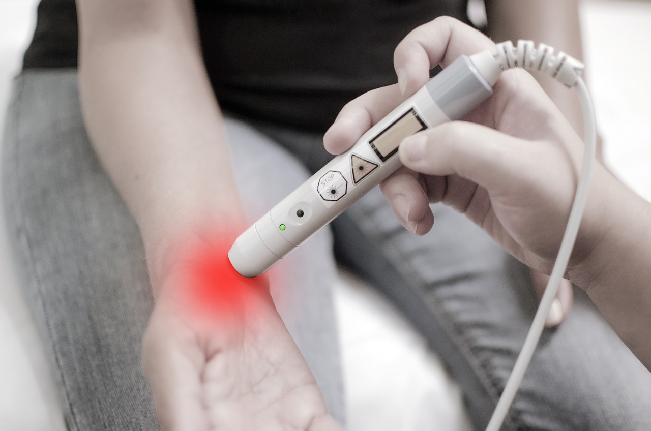Symptom, inflammation, syndrome, joint, ache, wrist, care, exercise, painful, physical, illness, therapy, scan, x-ray, fracture, healthcare, patient, injury, hand, image, health, bone, inflammation, i