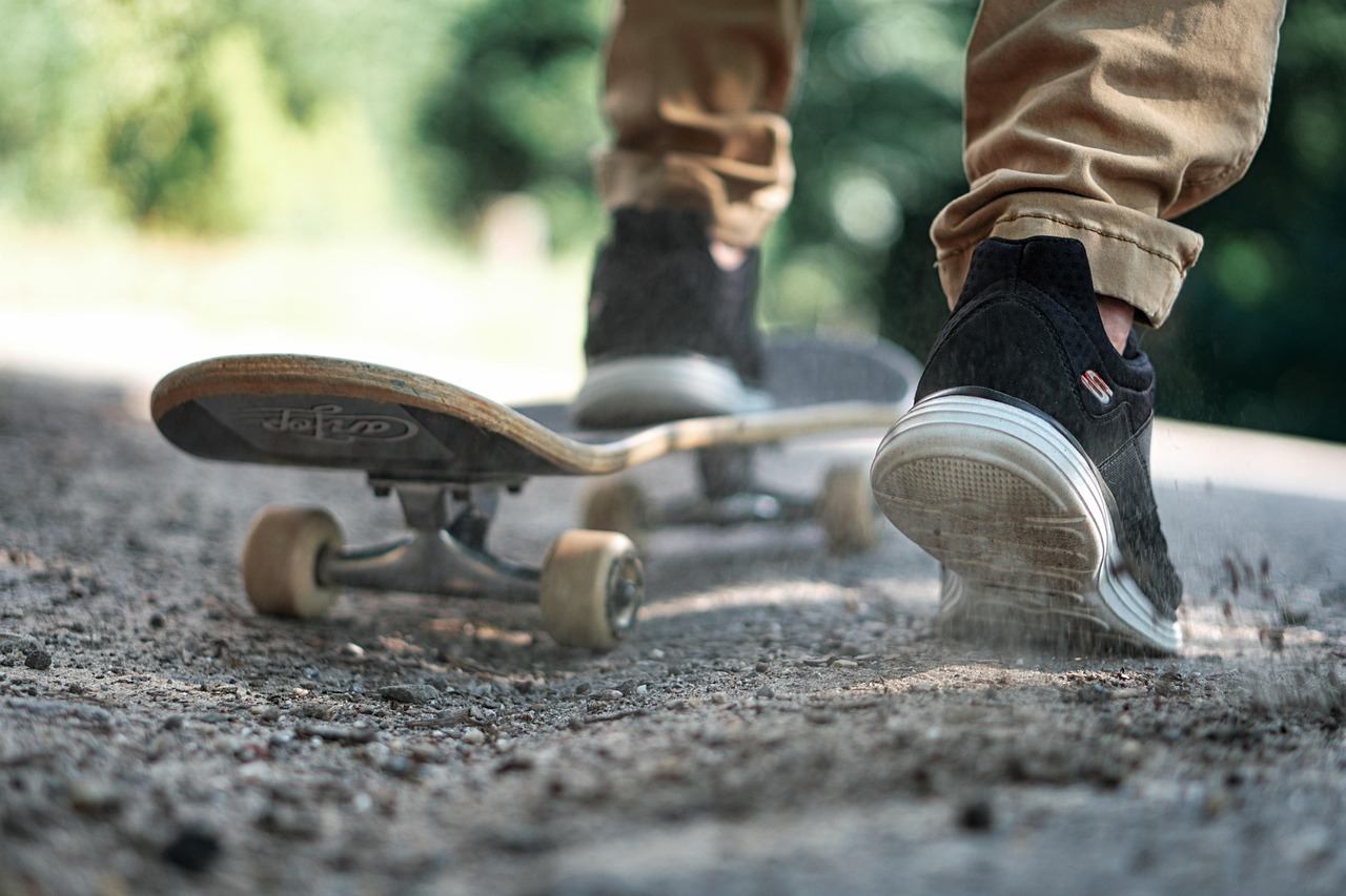 Skateboard, shoes, active, in the free, leisure activity, summer, fun, sports, road, nature, skateboarding, activity, man, lifestyle, leisure time, skateboarder, human, dirt, skate, path, fitness, gra