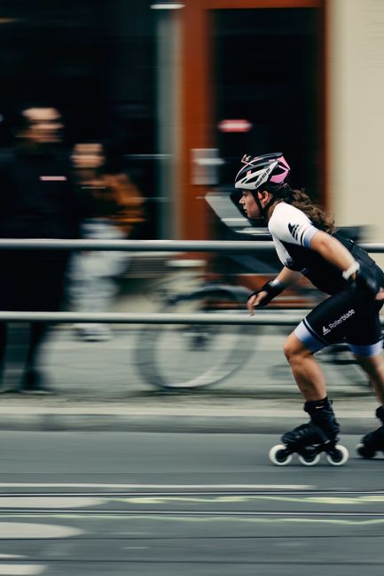 Speed Skating Injuries: Cuts, Crashes, Back Pain and Concussion