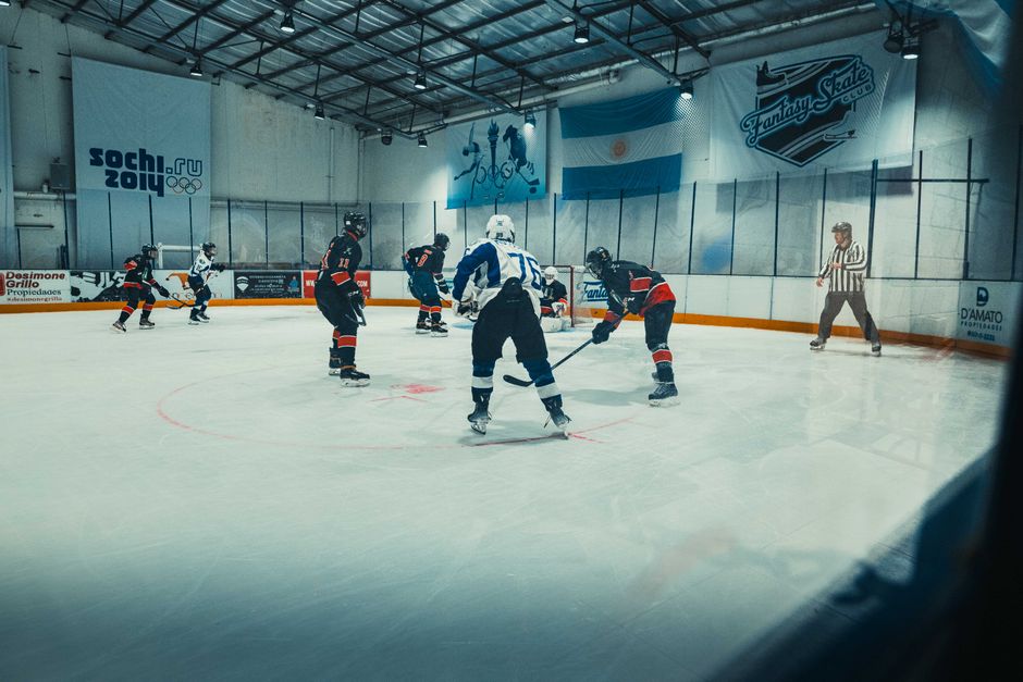 Speed Skating Rules: Long Track and Short Track Explained