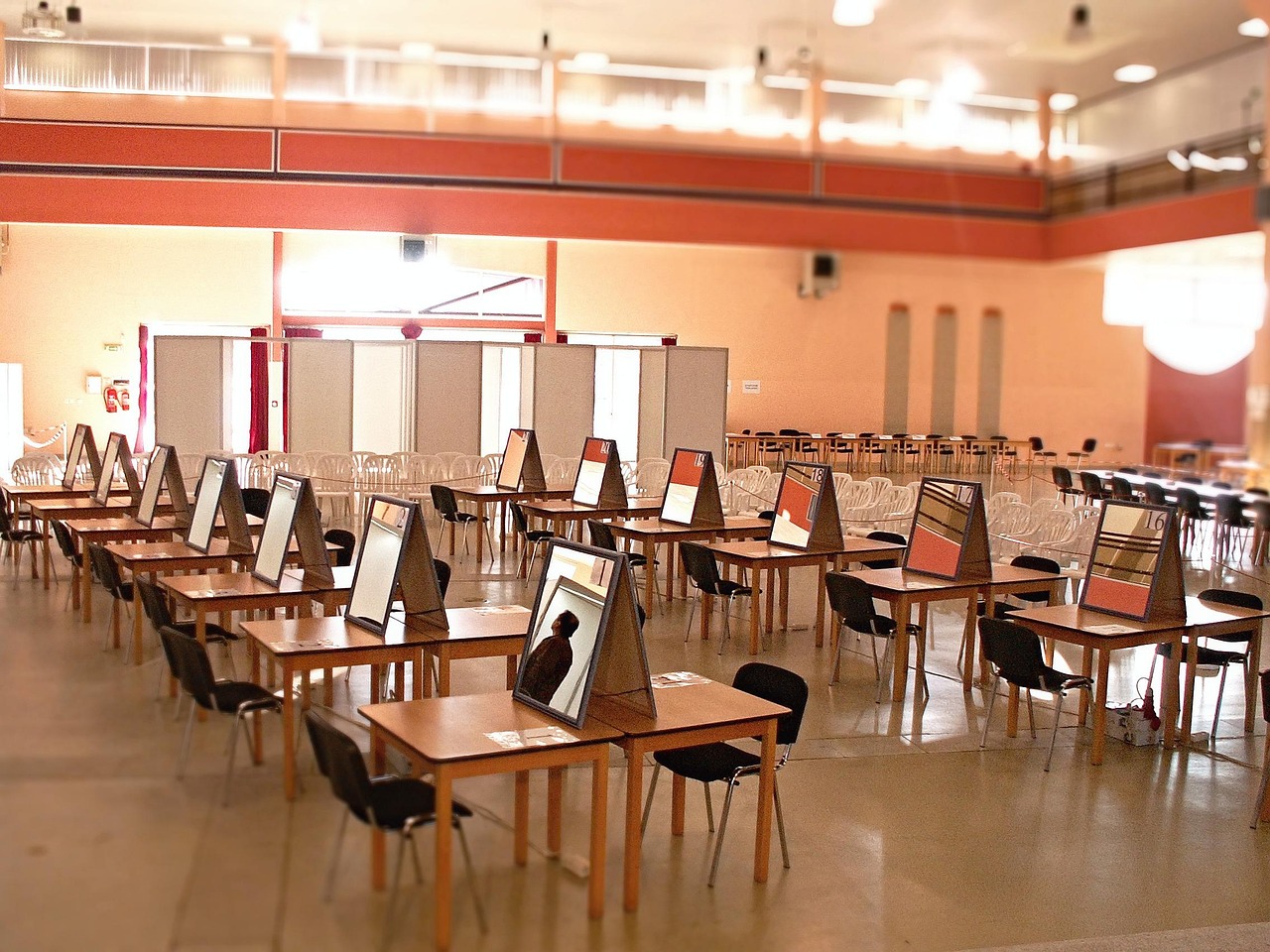 Hairdressing competition, mirrors, chair, coffee table, hall, before the competition