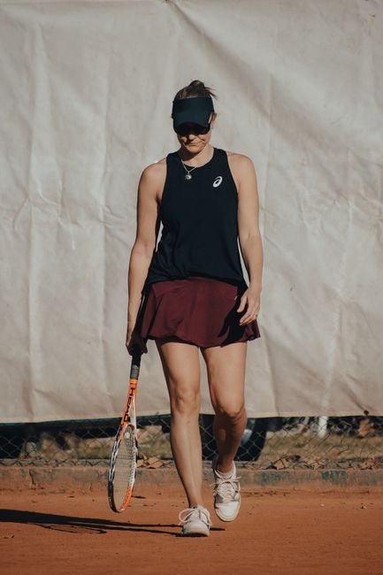 Tennis Match Day: Fueling, Hydration, Heat Rules and Changeovers