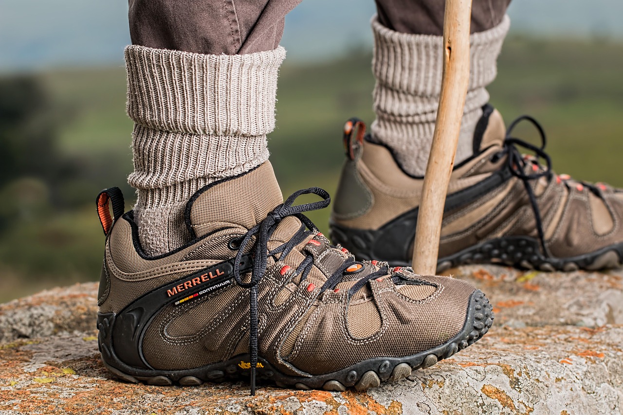 Shoes, hiking, walking, footwear, nature, outdoor, sport, fitness, activity, training, exercise, jogging, leisure, wellness, jog, merrell, vibram, running, workout, brown sports, run