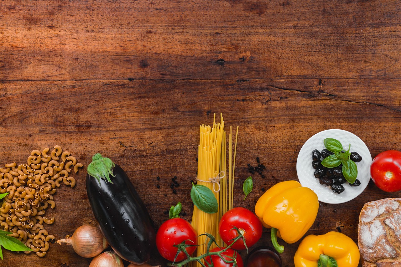 Cook, healthy, food, meal, vegetables, health, vitamins, yummy, tomatoes, red, fresh, italy, noodles, hot peppers, spaghetti, eggplant, recipes, preparation, homemade, tasty, ingredients, culinary, pa