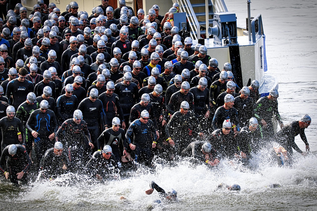 Triathlon, sports, swimmer, competition, wetsuits, water, begin, foam, people, nature, flow