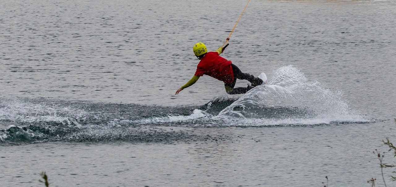 Wakeboard, water, ski, wakeboarding, leisure, action, board, wakeboarder, speed, activity, wake, splash, exercise, nature, gray exercise, gray board