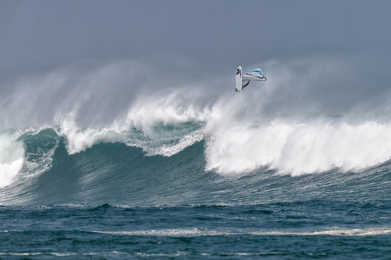 Rogue wave, spray, windsurfing, surfer, indian ocean, western java, indonesia, windsurfing, surfer, surfer, surfer, surfer, surfer, indonesia, indonesia