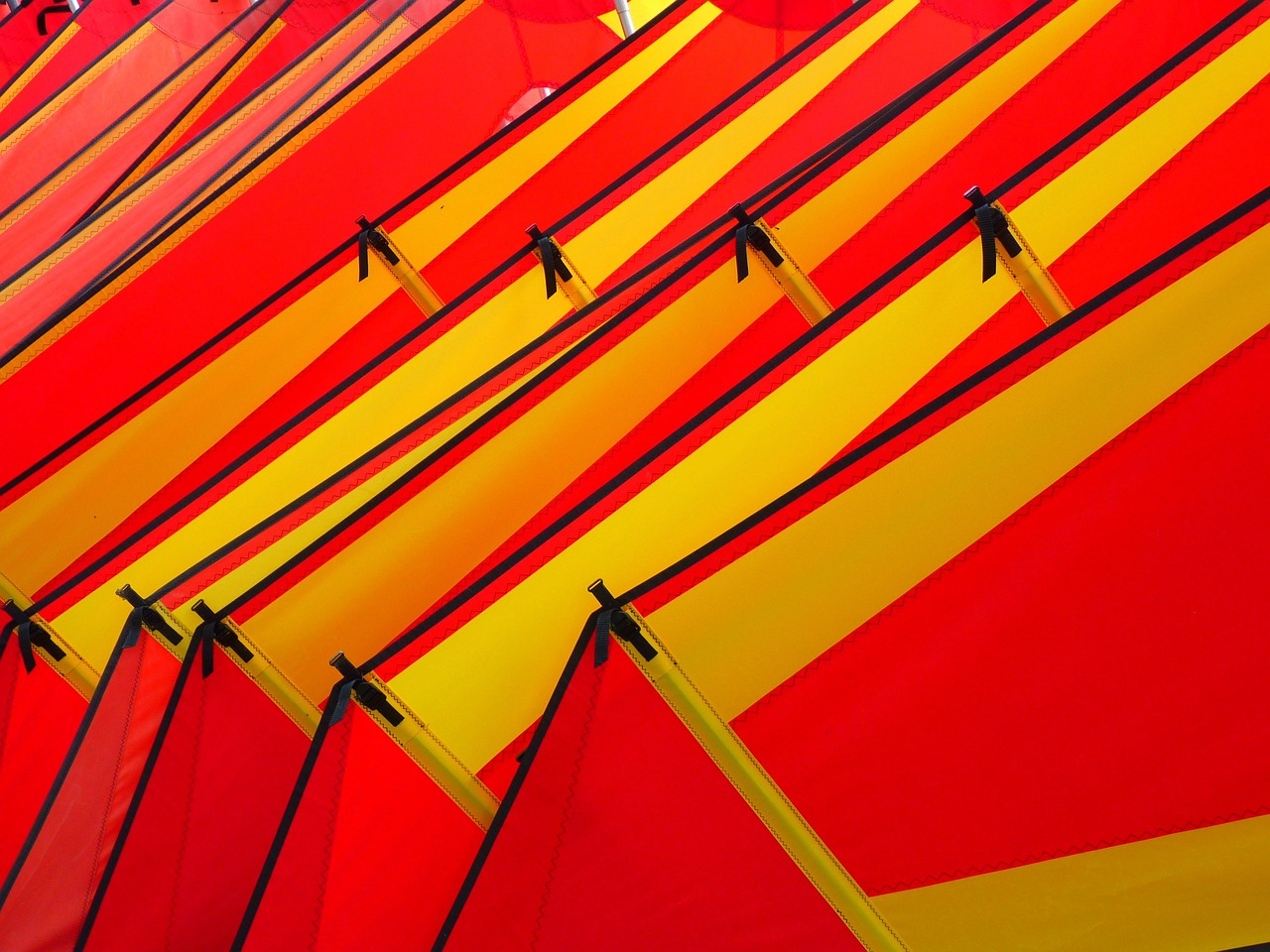 Windsurfing, sail, multicoloured, red, yellow