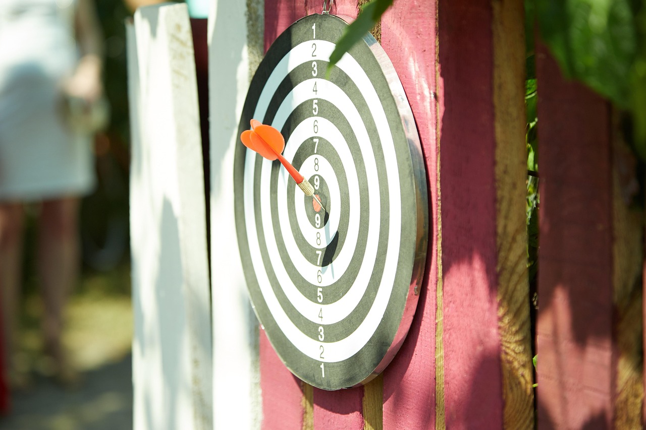 Arrow, darts, target, bullseye, dartboard, dart-throwing, sport, game, play, playing darts, darts, target, target, bullseye, bullseye, bullseye, bullseye, bullseye, dartboard, dartboard, dartboard, da